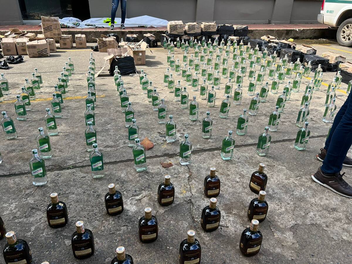 Incautan cerca de 800 botellas de licor adulterado en el sur de la ciudad de Montería
