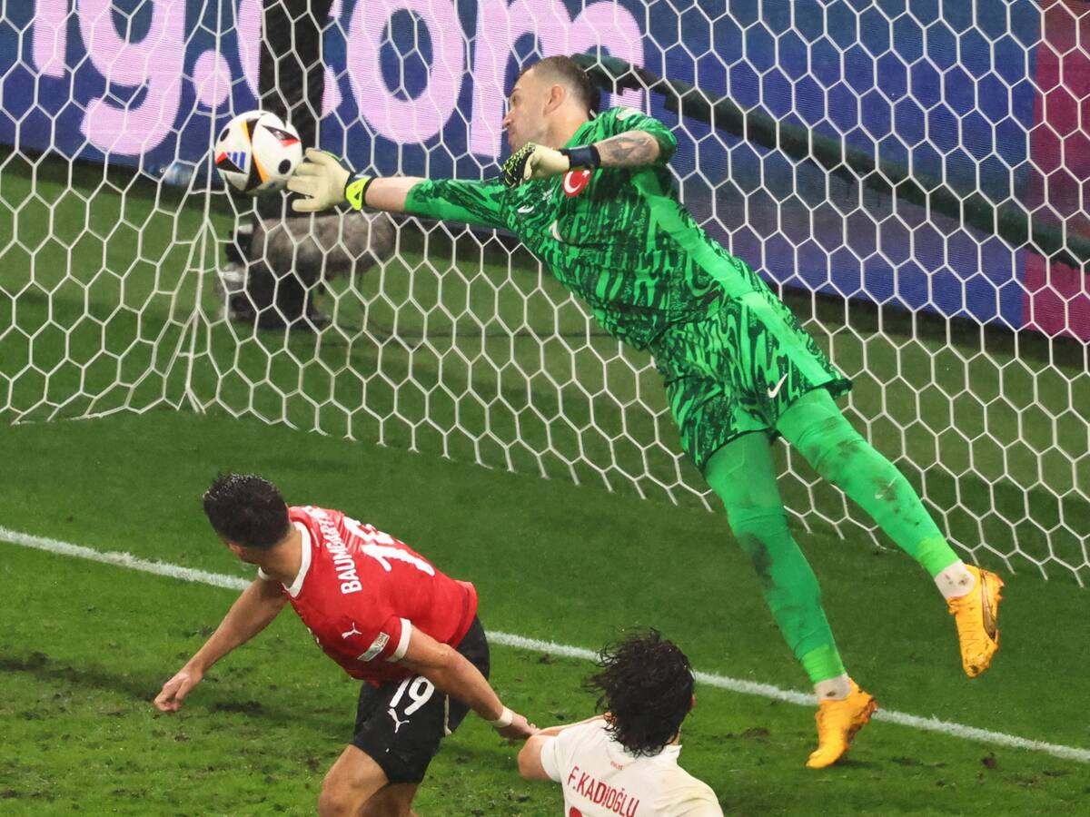 Günok protagonizó la atajada de la Euro y le dio la victoria a Turquía ante Austria