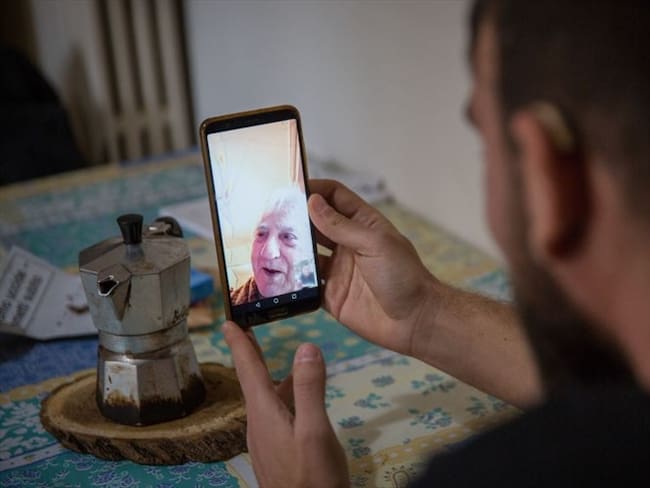 Además, en Italia se registró un incremento de más de 1.000% en el tiempo de videollamadas grupales.. Foto: Getty Images