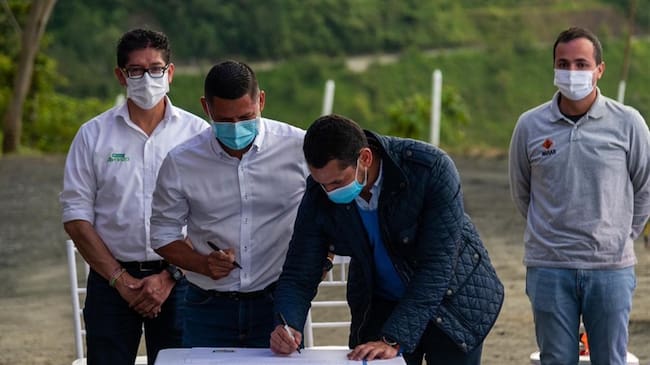 También se firmó un acta para financiar cuatro parques Sacúdete en Buenavista, Campohermoso, Otanche y Páez. . Foto: Presidencia de la República