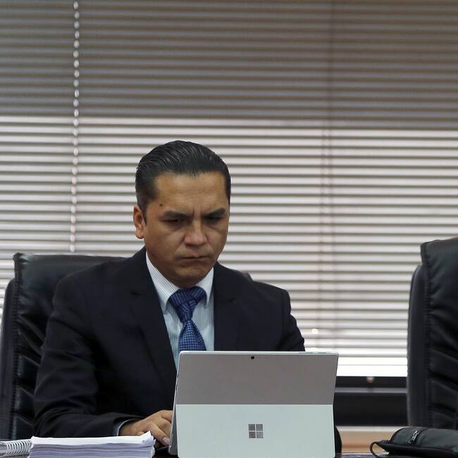 Fotografía de archivo fechada el 30 de septiembre de 2019 que muestra al presidente del Consejo de la Judicatura de Ecuador, Wilman Terán, durante una audiencia relacionada con el caso Odebrecht, en la Corte Nacional de Justicia en Quito (Ecuador). El presidente del Consejo de la Judicatura de Ecuador, Wilman Terán, fue detenido este jueves como parte de una presunta gran trama de corrupción con infiltraciones del narcotráfico en el sistema judicial, carcelario y policial, y que involucra a 30 investigados, entre altos jueces, fiscales, policías, abogados y criminales. EFE/ José Jácome ARCHIVO