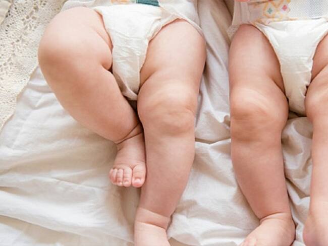 En Colombia nacieron mellizos con padres distintos. Expertos explican este acontecimiento