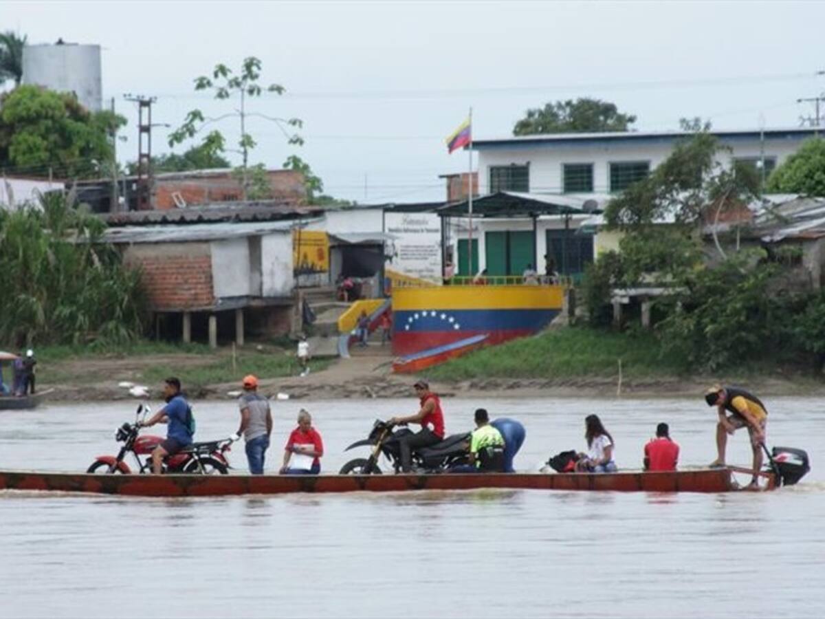 Sube a 4.000 el número de desplazados por combates entre Ejército venezolano y disidencias