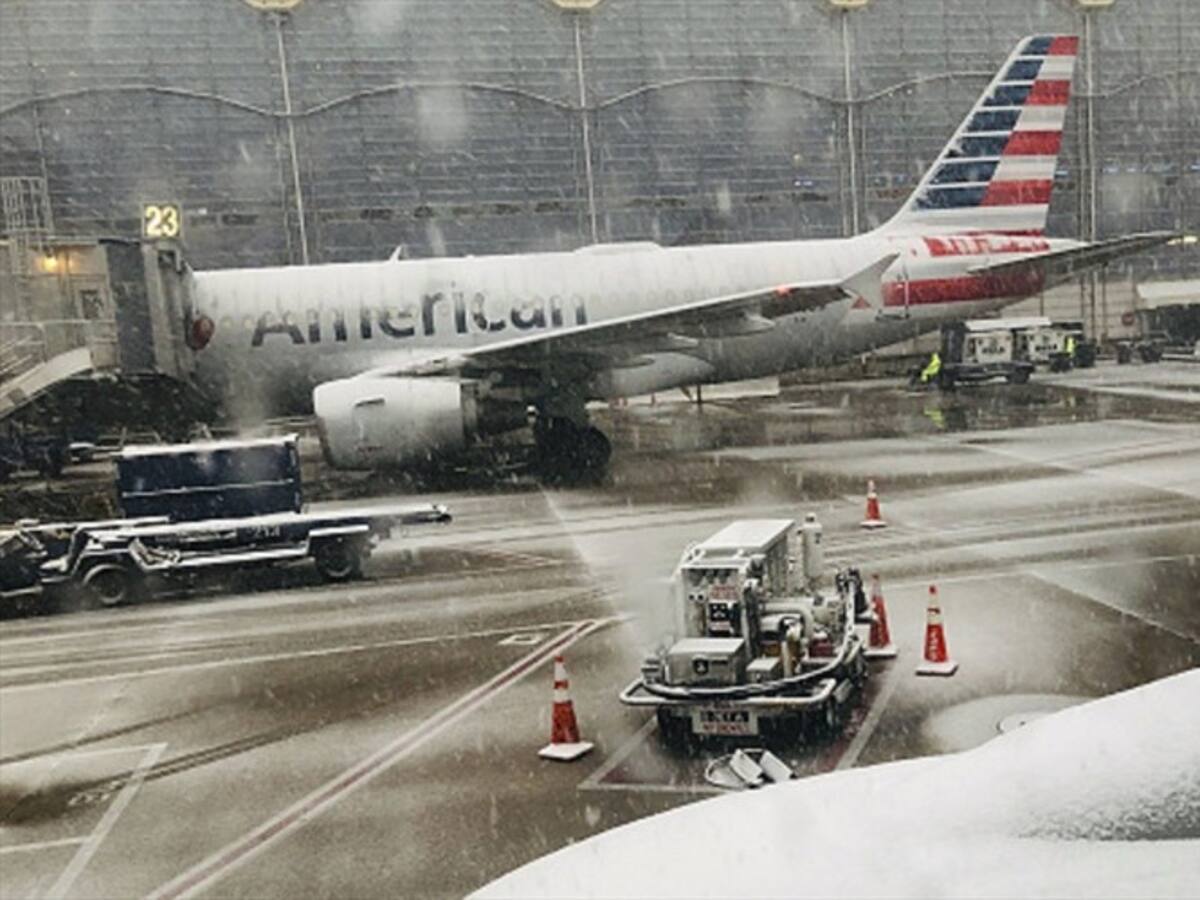 Miles de vuelos cancelados por tormenta invernal en Estados Unidos