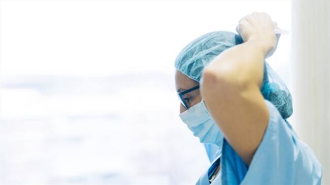 Más de 50 trabajadores del Hospital de Luruaco, en el departamento del Atlántico, entraron a paro indefinido pues le deben el sueldo de cuatro meses.. Foto: Getty Images