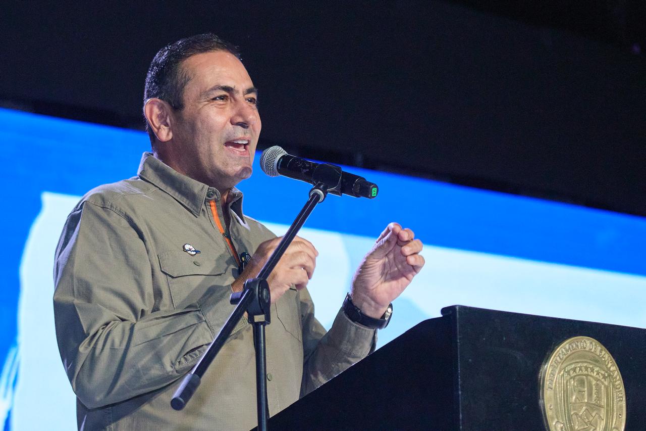 “No les tenemos miedo”: Gobernador de Santander por panfleto del ELN. Foto: Gobernación de Santander. 