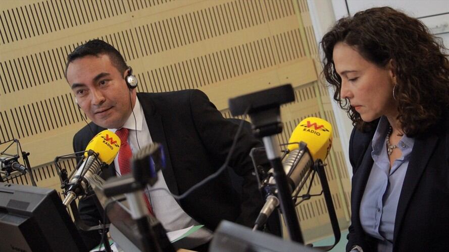 Nancy Patricia Gutiérrez y el coronel Freddy Bautista. Foto: La WCon Vicky Dávila