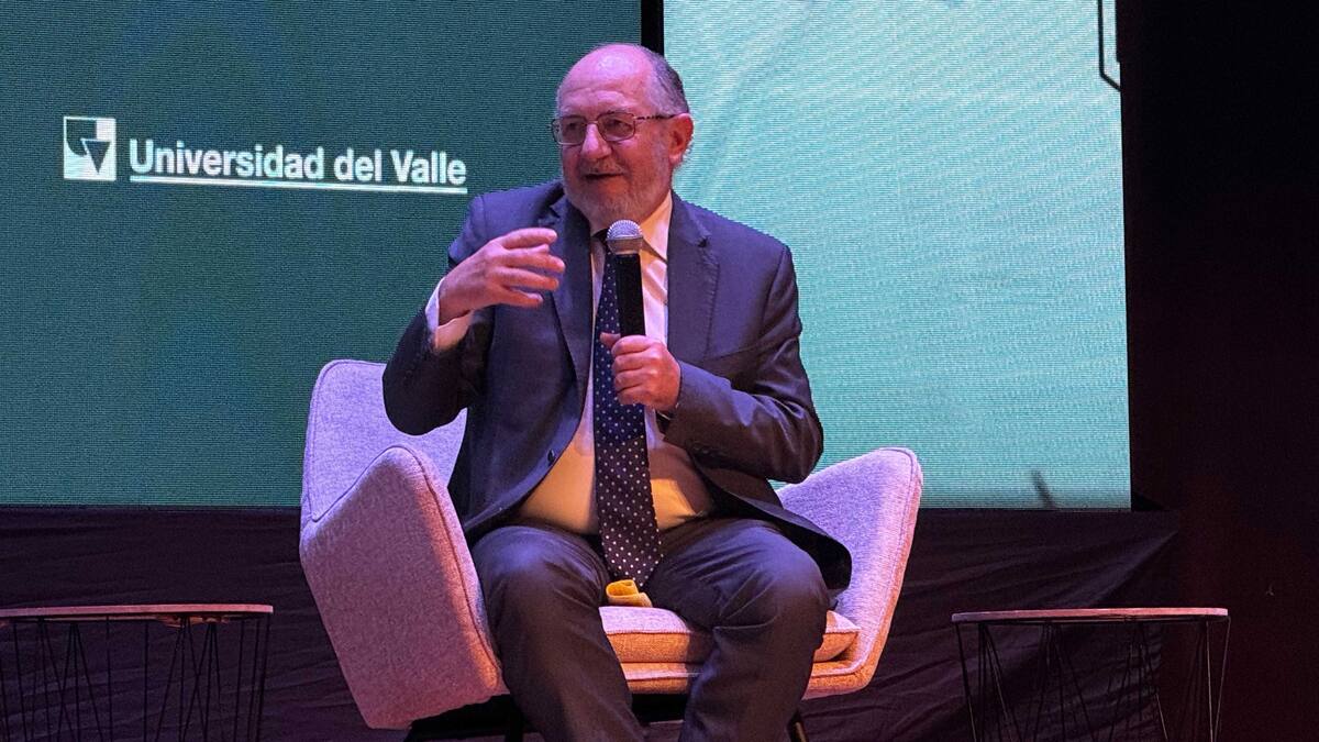 Acceso para más jóvenes: el reto que enfrenta el MinEducación