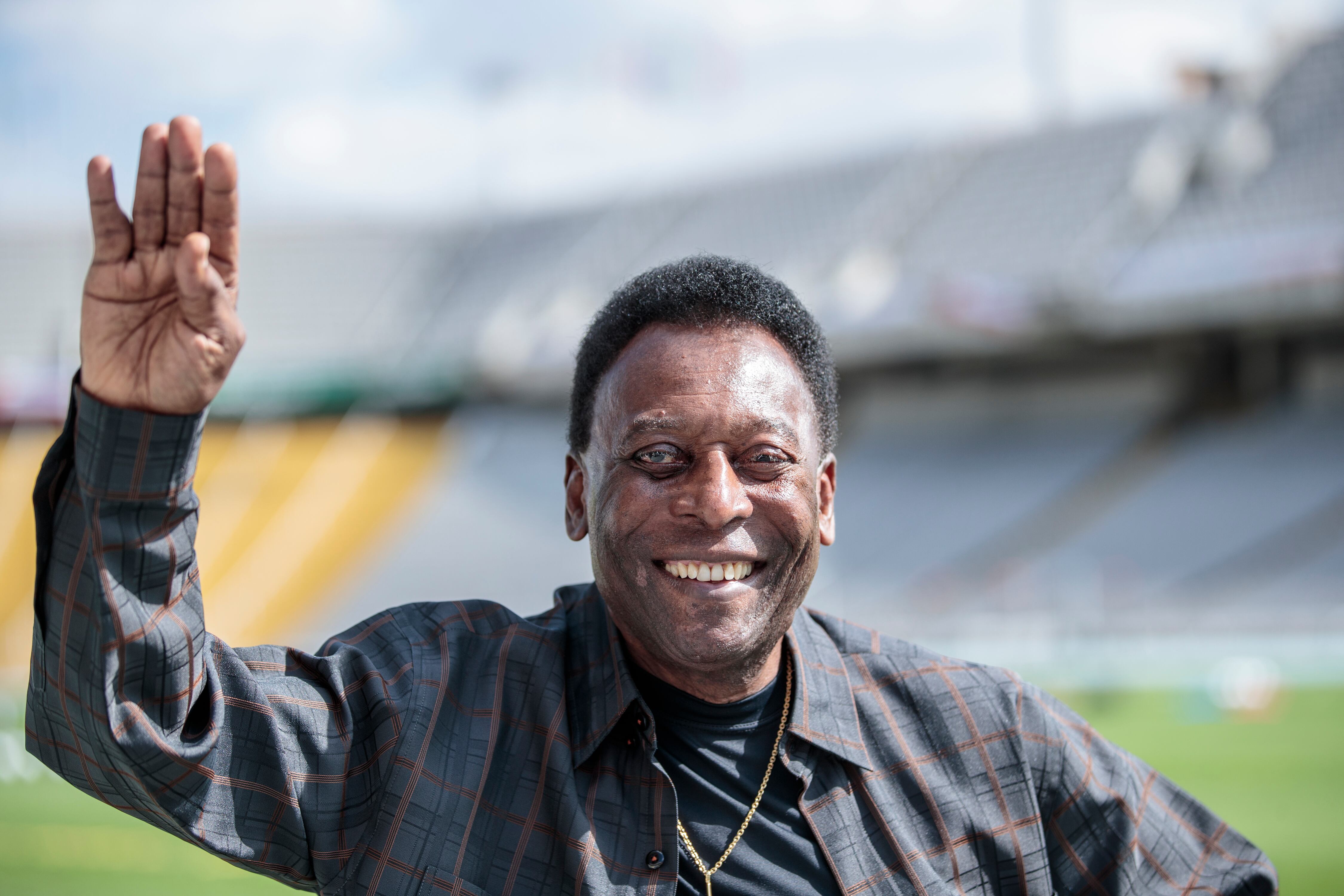 La leyenda del fútbol Pelé visita el Estadio Olímpico de Barcelona el 2 de septiembre de 2017 en Barcelona, ​​España. Foto de Xavi Torrent/Getty Images.