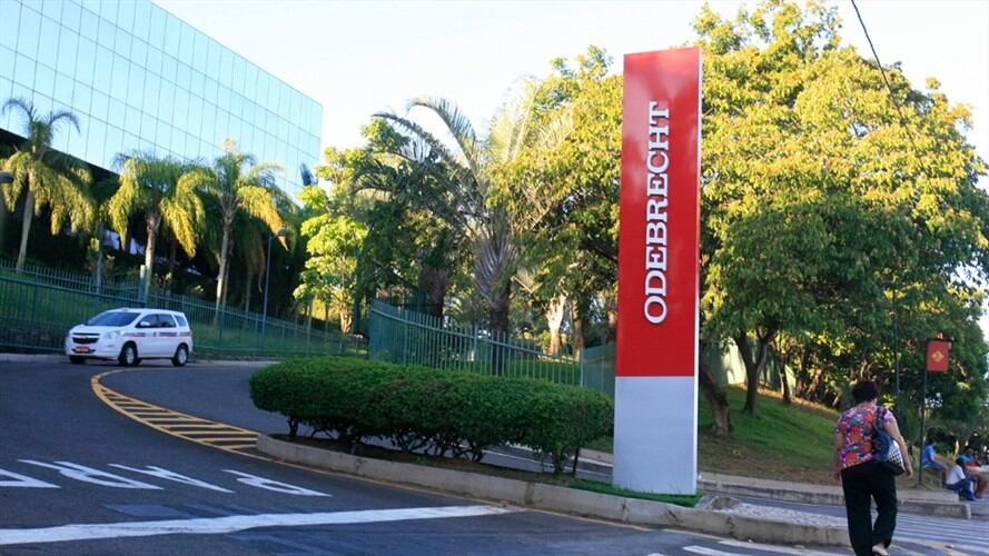 La compañía dejaría de operar en el país por las fuertes deudas que le dejó el escándalo de corrupción en nuestro país.. Foto: Getty Images