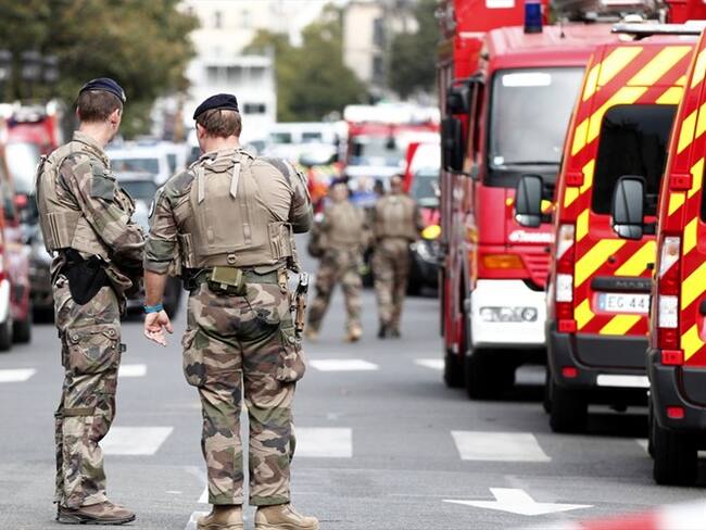 Ataque con arma blanca al interior de sede de cuarpo policial en París. Foto: Agencia EFE