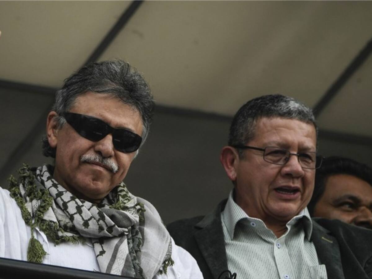 Que me dé un cuarto en su casa para que me vea todos los días: Santrich a vicepresidenta