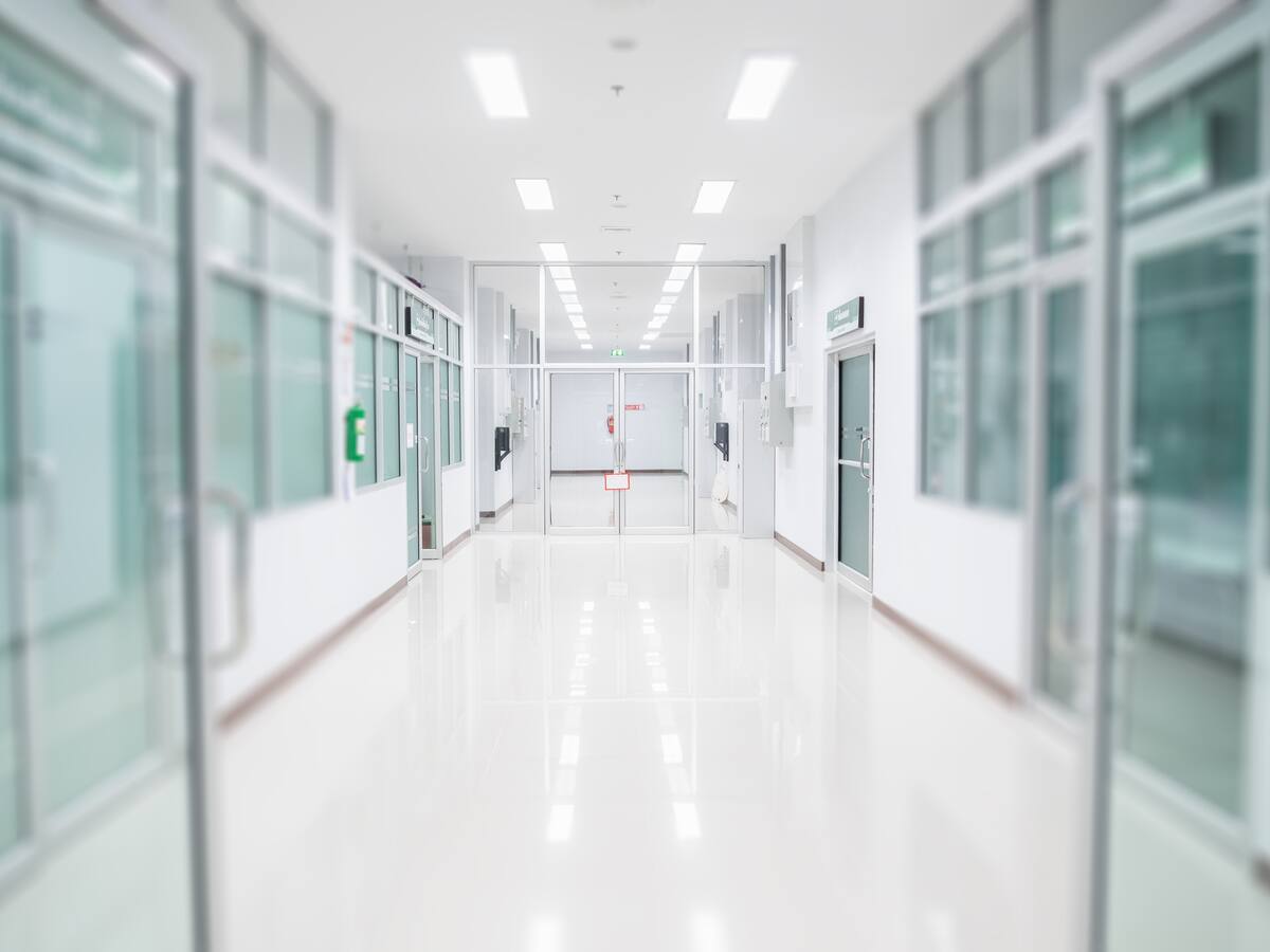 Muere la primera persona por la variante ómicron en Reino Unido