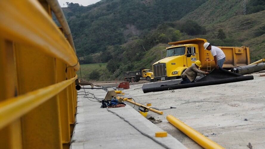 Invías reactivó importante obra de infraestructura en el departamento de Nariño. Foto: Colprensa