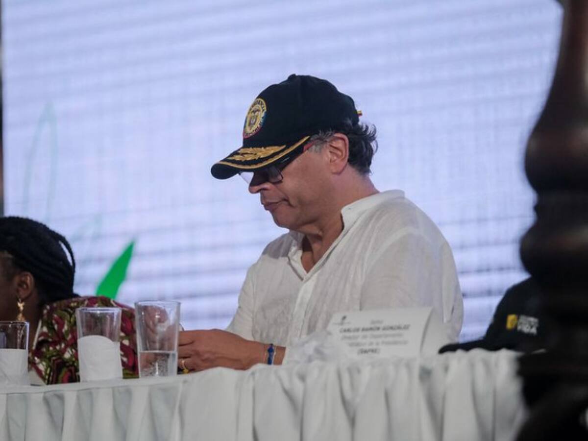 Al Oído: El presidente Gustavo Petro cree que está por encima de la ley