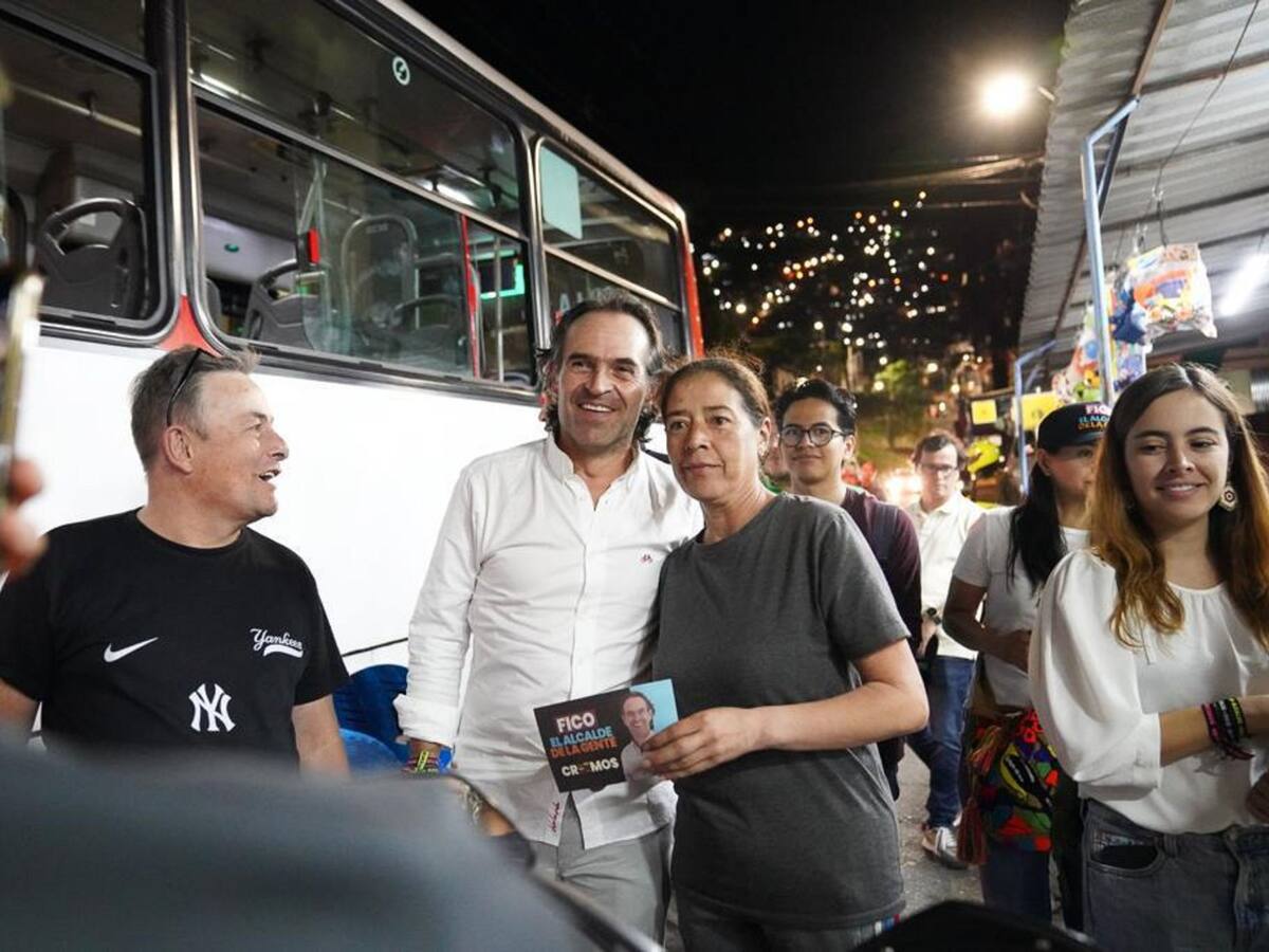 Fico Gutiérrez acusa al presidente Petro de poner en riesgo su seguridad