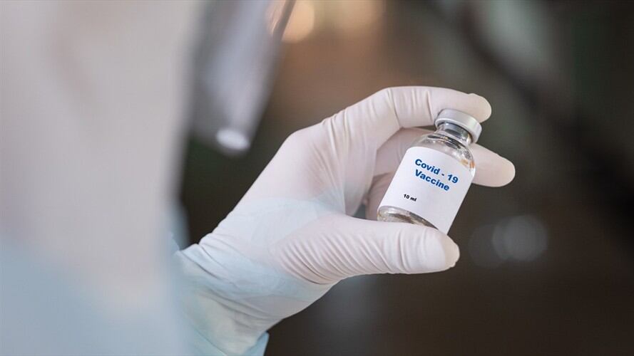 La vacuna debe "proteger contra las variantes detectadas hasta esta fecha", informó la empresa después de realizar una prueba de laboratorio.. Foto: Getty Images