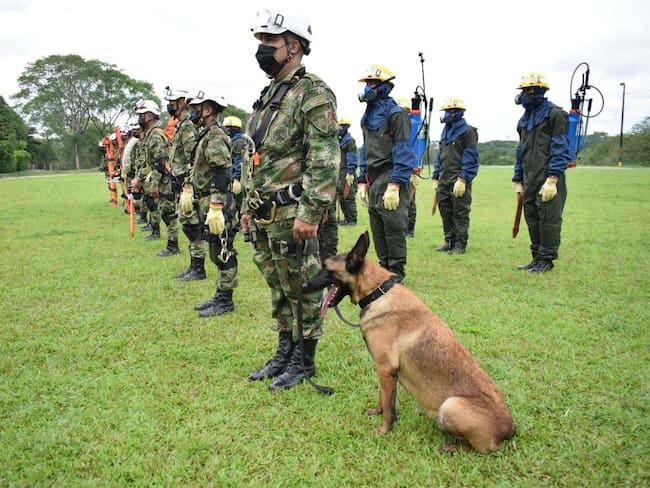 Soldados del Ejército  listos para mitigar afectaciones del invierno en Caquetá . Foto: Ejército.