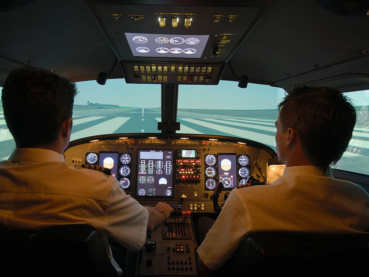 Este es el salario aproximado de un piloto en Colombia 2025: Comparación dependiendo la experiencia