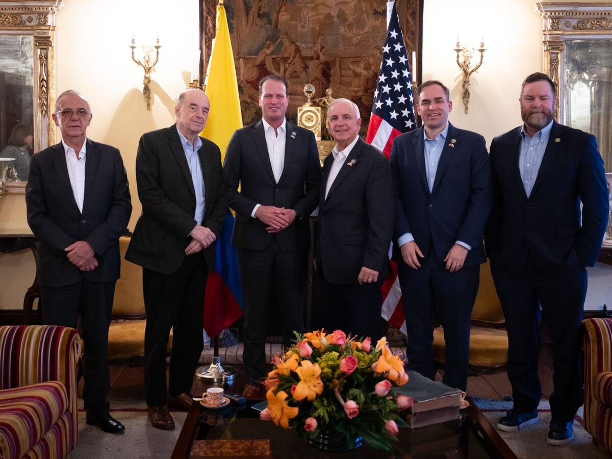 Gobierno se reunió con delegación de congresistas de EE.UU. liderada por August Pfluger