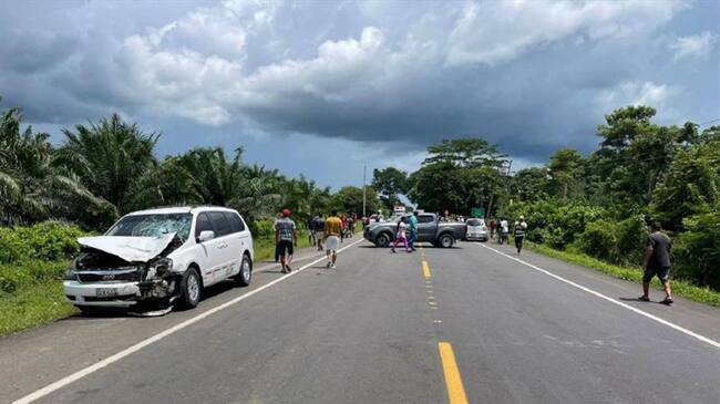Hasta el lugar de los hechos llegaron las autoridades para adelantar el levantamiento de los cadáveres. Foto: Cortesía Policía