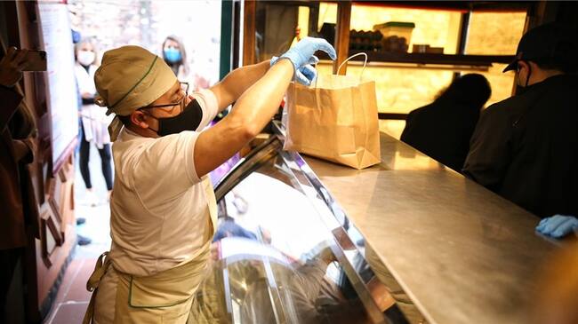 Por cada $100 que gane una empresa, $67 se van en impuestos. Foto: Colprensa