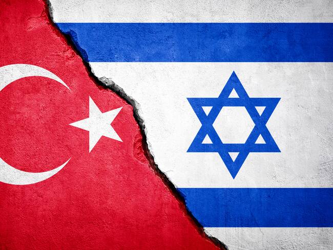 Banderas de Turquía e Israel. Foto: Getty Images