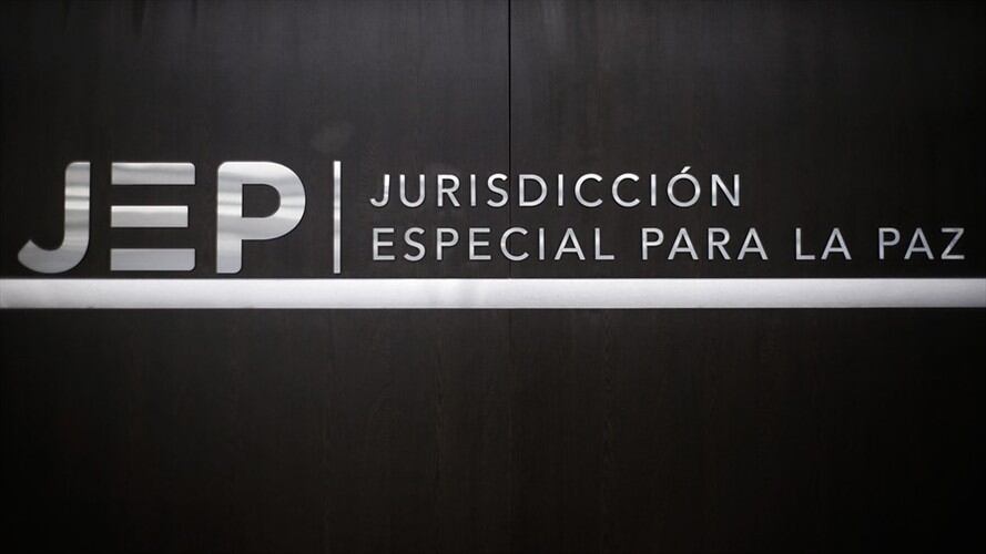 La Jurisdicción Especial de Paz dio luz verde al sometimiento del capitán (r) de la Policía Luis Alexander Gutiérrez. Foto: Getty Images