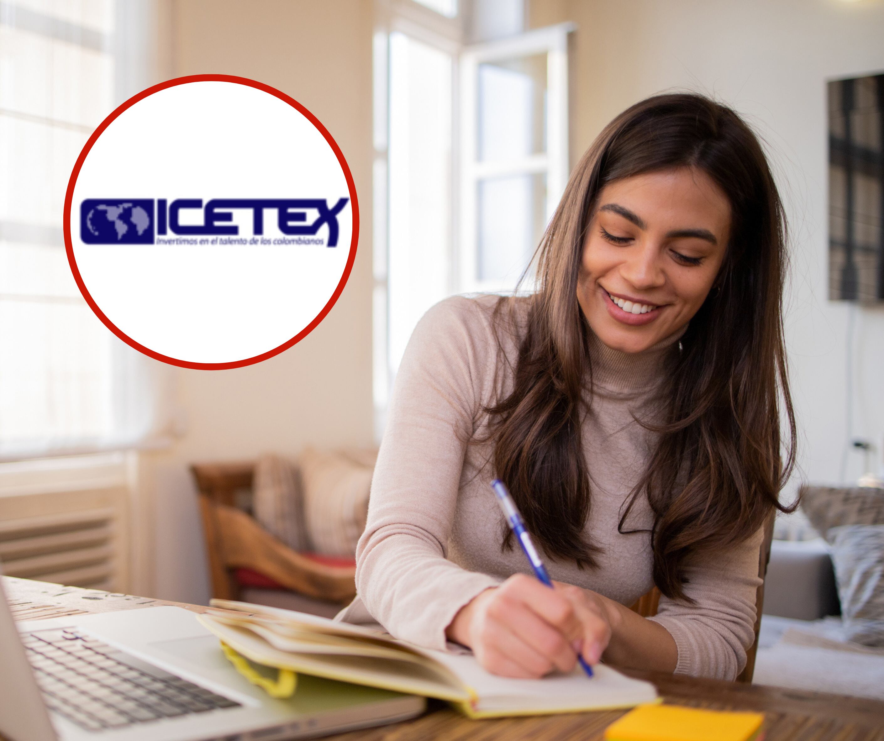 Mujer escribiendo en un cuaderno mientras sonríe junto al logo de la entidad ICETEX (Fotos vía Getty Images y Colprensa)