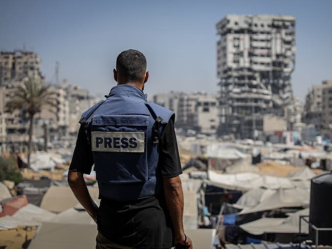 Periodista en la Franja de Gaza. FOTO: Khames Alrefi/Anadolu via Getty Images