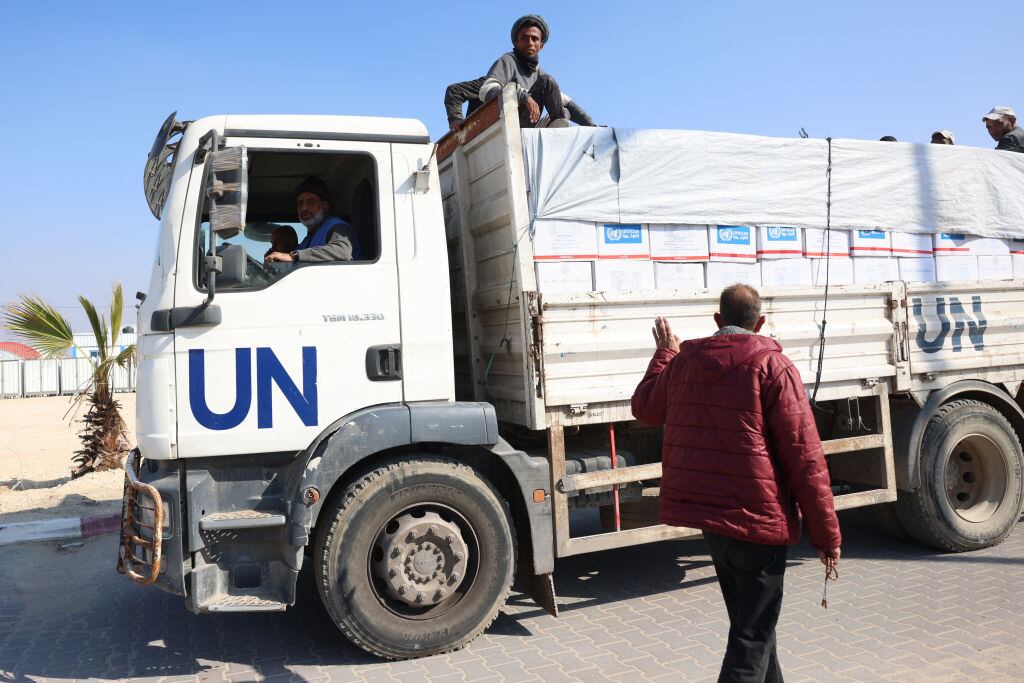 Camiones humanitarios. Foto: BASHAR TALEB/AFP via Getty Images.
