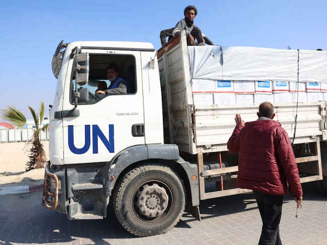 Camiones humanitarios. Foto: BASHAR TALEB/AFP via Getty Images.