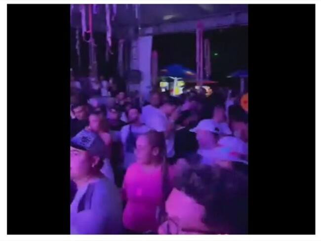 En la rumba de este jueves 7 de enero casi todos los asistentes están sin tapabocas . Foto: Tomada de Instagram