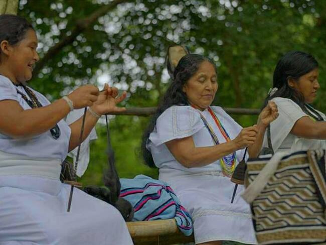 Las mujeres indígenas ya están planeando ubicar un centro de acopio de plástico en Katansama. Foto: Sergio Vásquez/Travesía Caribe Respira