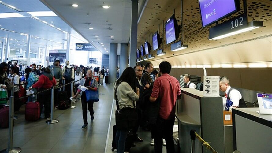 Según la Aerocivil, sigue en aumento la movilización aérea de pasajeros en Colombia. Foto: Colprensa