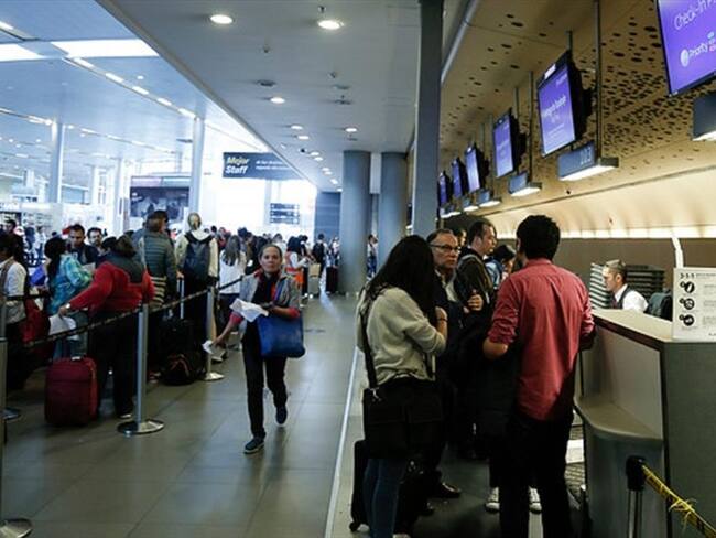 Según la Aerocivil, sigue en aumento la movilización aérea de pasajeros en Colombia. Foto: Colprensa