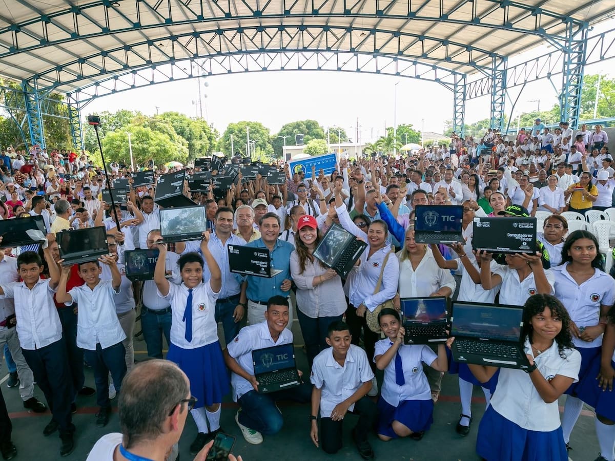 Con actos culturales y sonrisas: así recibió Santa Ana a Soluciones W