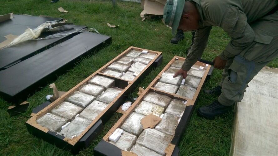 Cerca de dos toneladas de marihuana fueron incautadas por el Ejército y la Policía. Foto: Colprensa