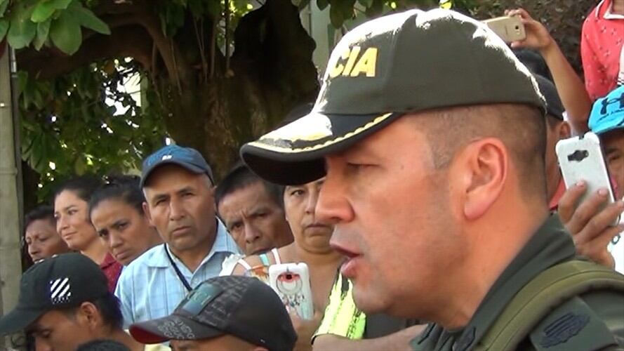 El comandante del Departamento de Policía, coronel Rosemberg Novoa, se trasladó a esa zona, para ponerse al frente de la situación Foto: Cortesía Conexión Patía