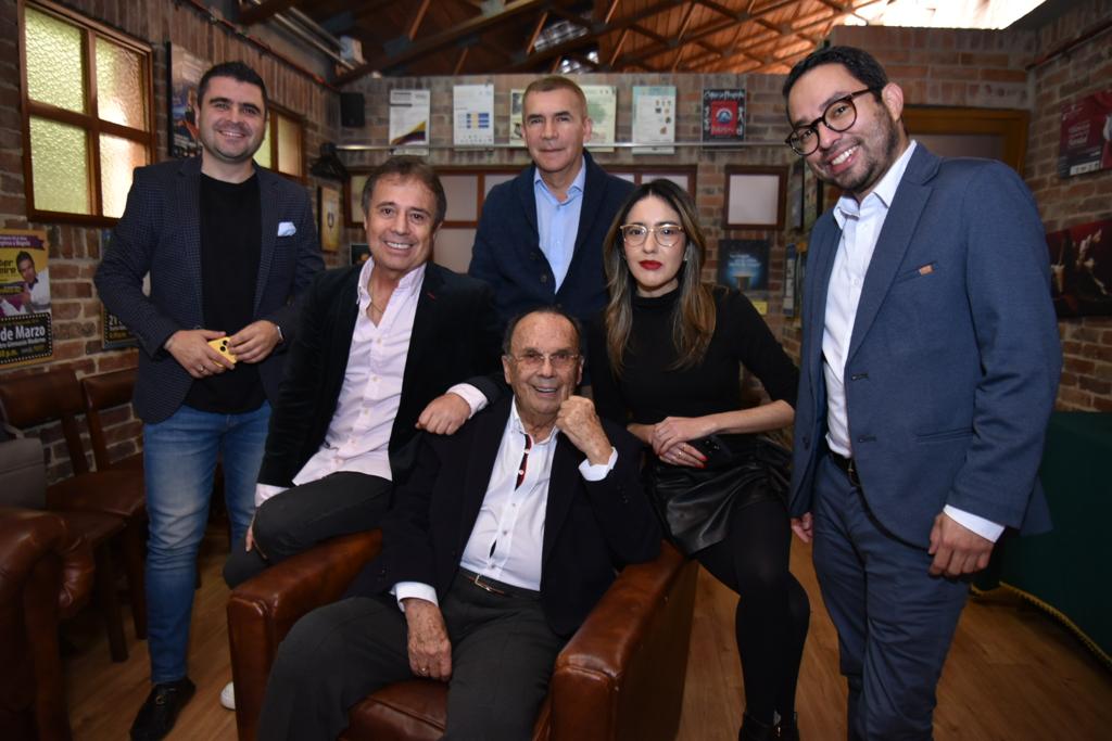 Sarah Castro, Hernán Peláez, Diego Rueda, Steven Arce y César Augusto Londoño. Foto: Prisa Media