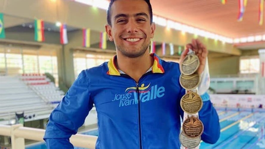 Jorge Iván Agudelo dijo que no dejará de dar su opinión sobre la realidad del país, en las redes sociales.. Foto: Twitter