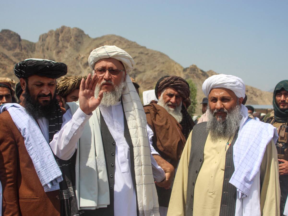 Talibanes asistieron al foro económico en Rusia en búsqueda de afianzar su presencia internacional