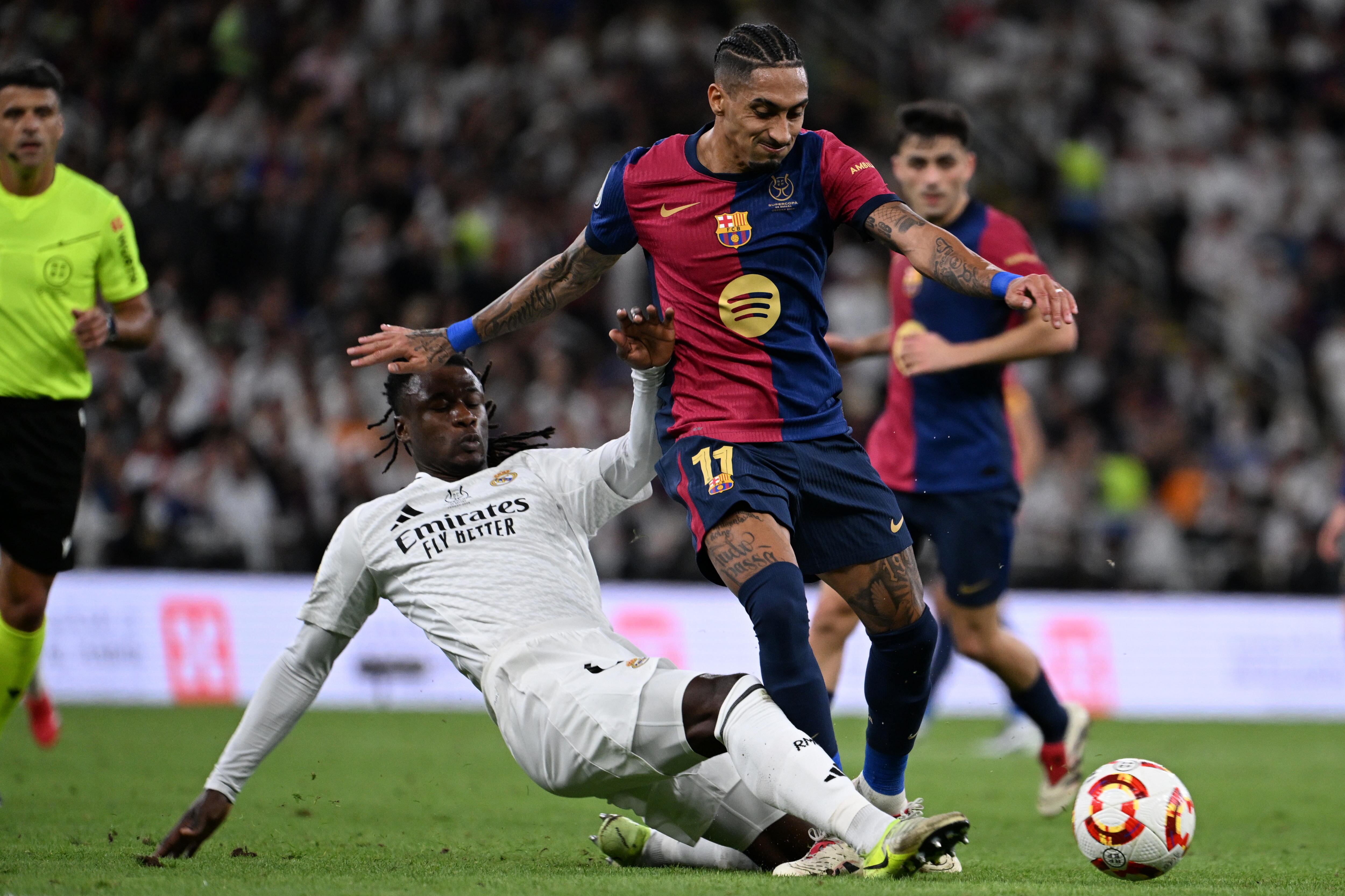 Real Madrid vs. Barcelona en la final de la Supercopa de España. Foto: EFE/EPA/STR