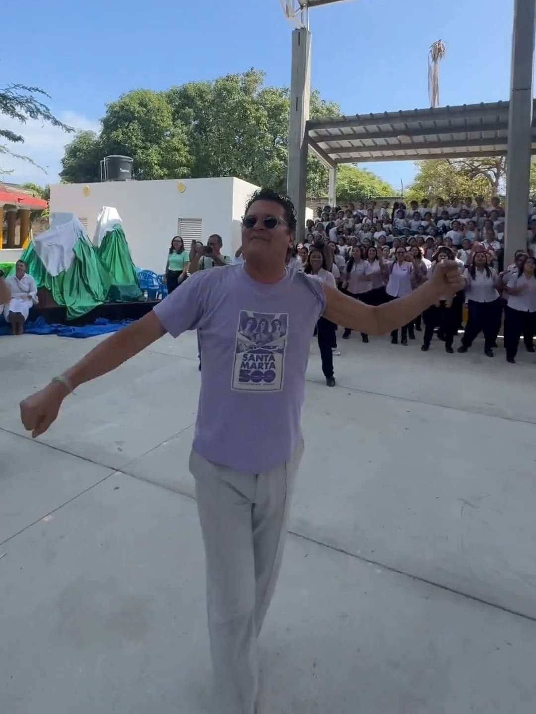 Carlos Vives en la Normal María Auxiliadora/ Tras la Perla