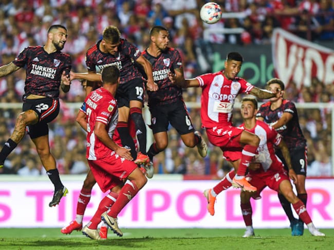 El River Plate se estrena con una inesperada derrota ante Unión. Foto: Getty