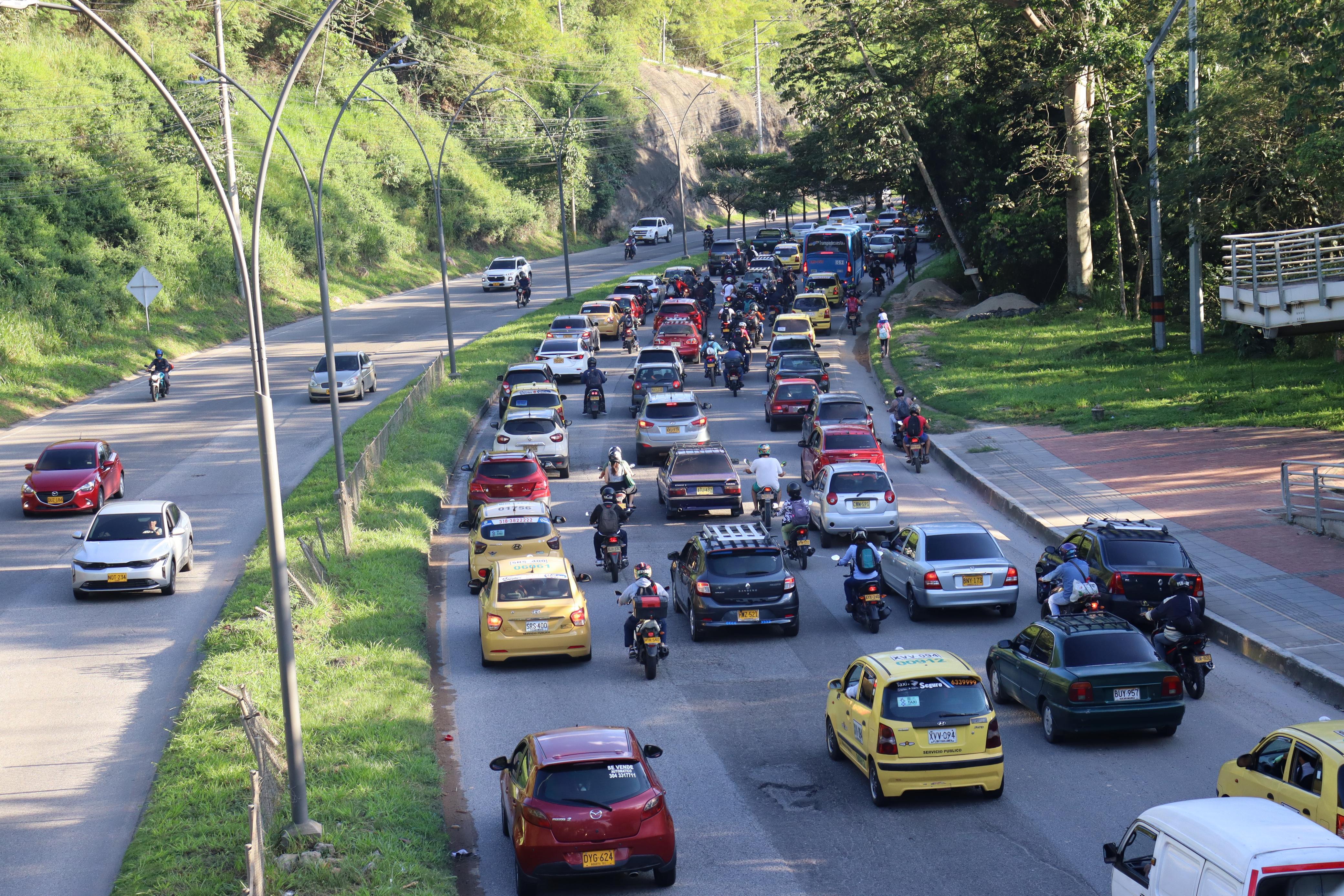 Invías y Floridablanca firmaron convenio para construcción del tercer carril. Foto: Cortesía Alcaldía de Floridablanca. 