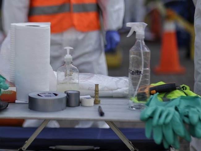 La Contraloría informó que ha recogido evidencia de incumplimientos de la mayoría de las ARL con la entrega de elementos de protección personal a empleados de la salud. Foto: Colprensa