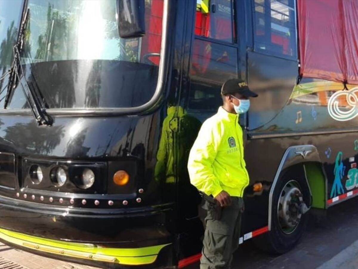 Bus robado en Bogotá fue convertido en chiva rumbera en Cartagena