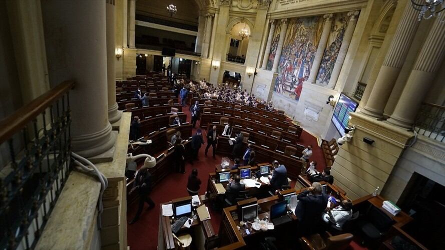El presidente del Senado, Juan Diego Gómez, aseguró que las sesiones en el Congreso de la República serán presenciales con el 50% de asistentes. Foto: Colprensa / CAMILA DÍAZ