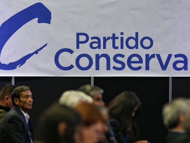 Disidencias conservadoras analizan vías legales contra Directorio por apoyo a Petro